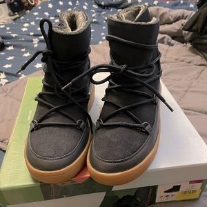 Joules Charlton boots in navy, women’s size 7, NWT